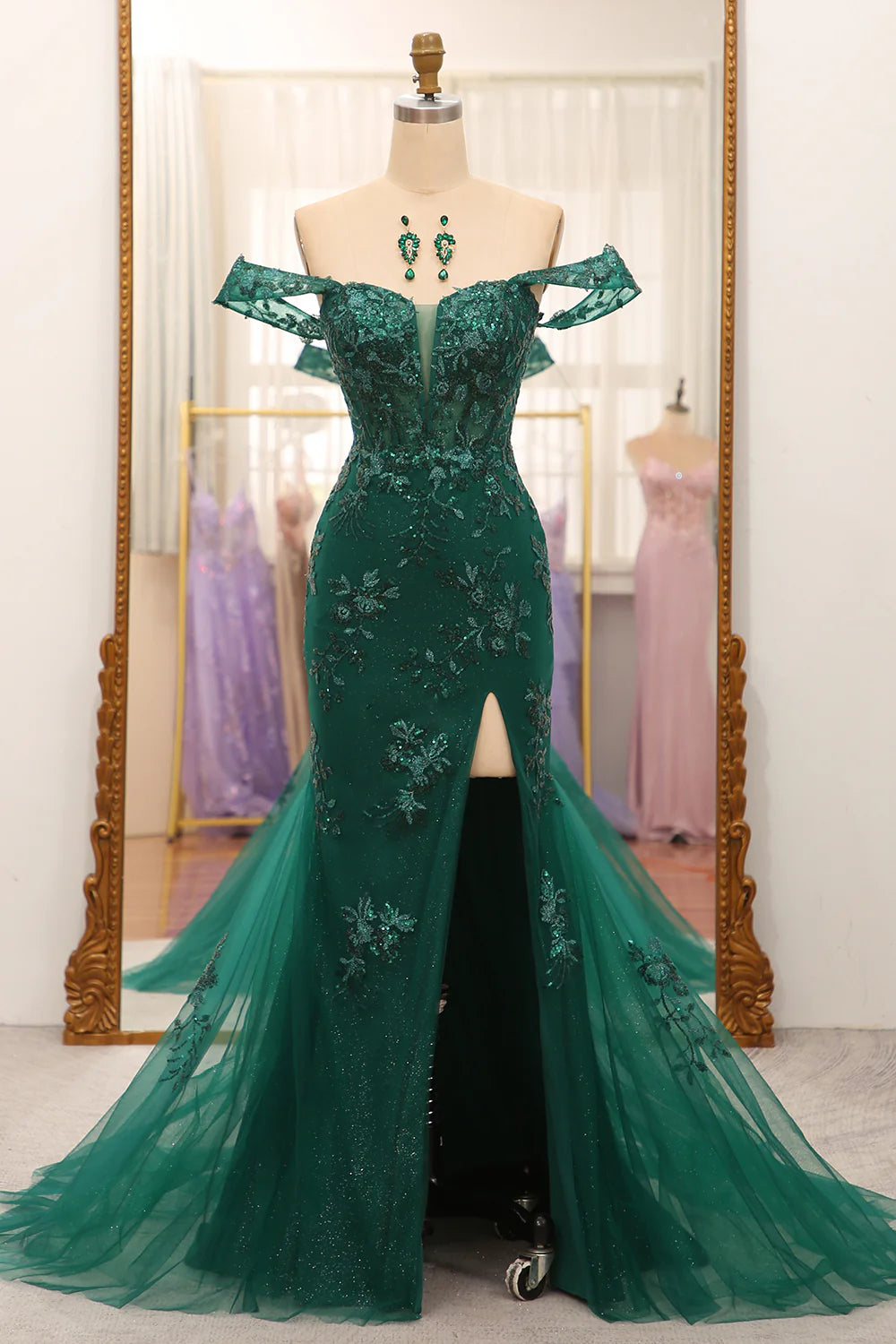 Vestido de fiesta verde oscuro de sirena con hombros descubiertos y apliques